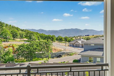 Tiny photo for 5615 Autumn Park Drive, Medford, OR 97504 (MLS # 220222723)