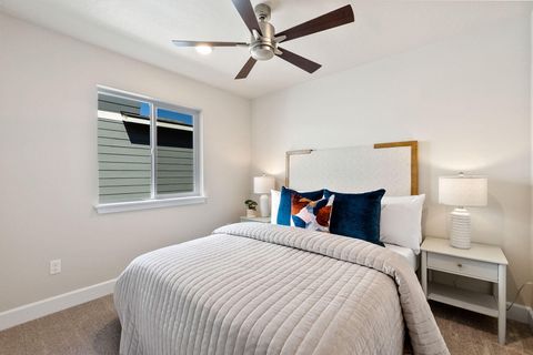 Tiny photo for 4059 SW Obsidian Place #149, Redmond, OR 97756 (MLS # 220213679)