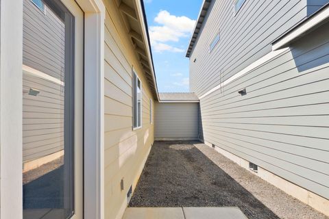 Tiny photo for 4059 SW Obsidian Place #149, Redmond, OR 97756 (MLS # 220213679)