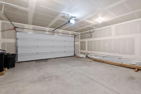 Tiny photo for 4059 SW Obsidian Place #149, Redmond, OR 97756 (MLS # 220213679)