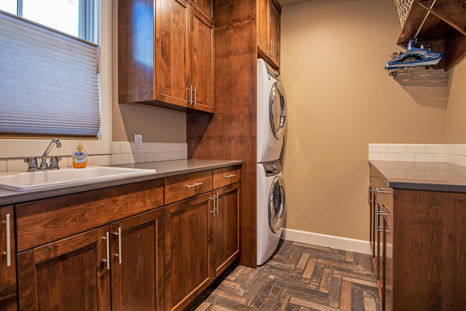 Pine Meadow Vill - Residential