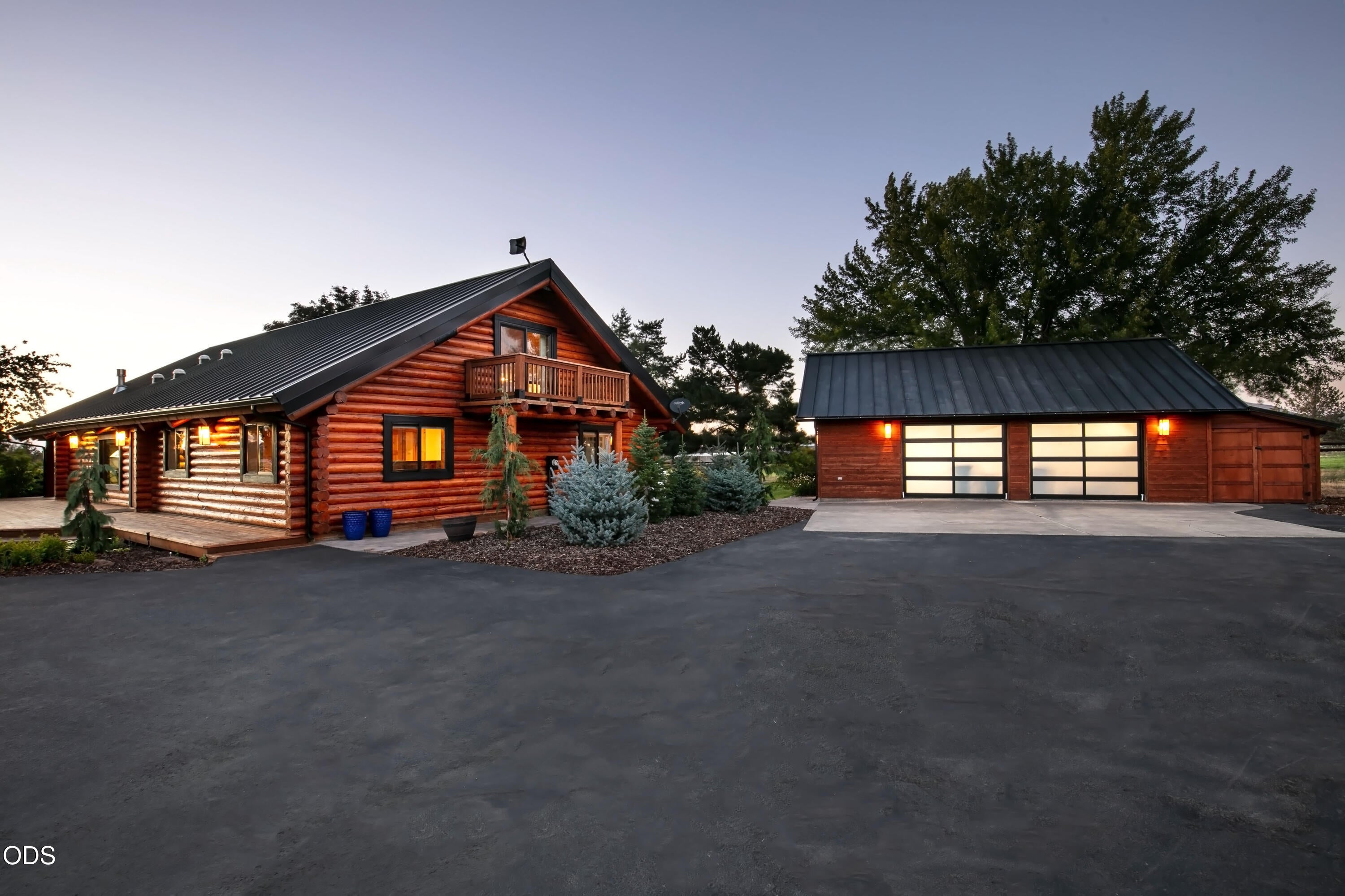 345 NE Knickerbocker Lane