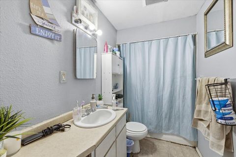 Tiny photo for 1129 Pinecroft Avenue, Medford, OR 97501 (MLS # 220215601)