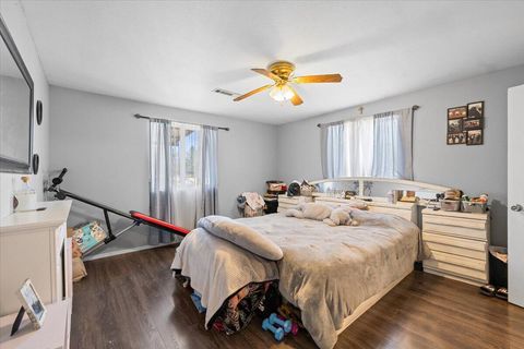 Tiny photo for 1129 Pinecroft Avenue, Medford, OR 97501 (MLS # 220215601)