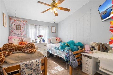 Tiny photo for 1129 Pinecroft Avenue, Medford, OR 97501 (MLS # 220215601)