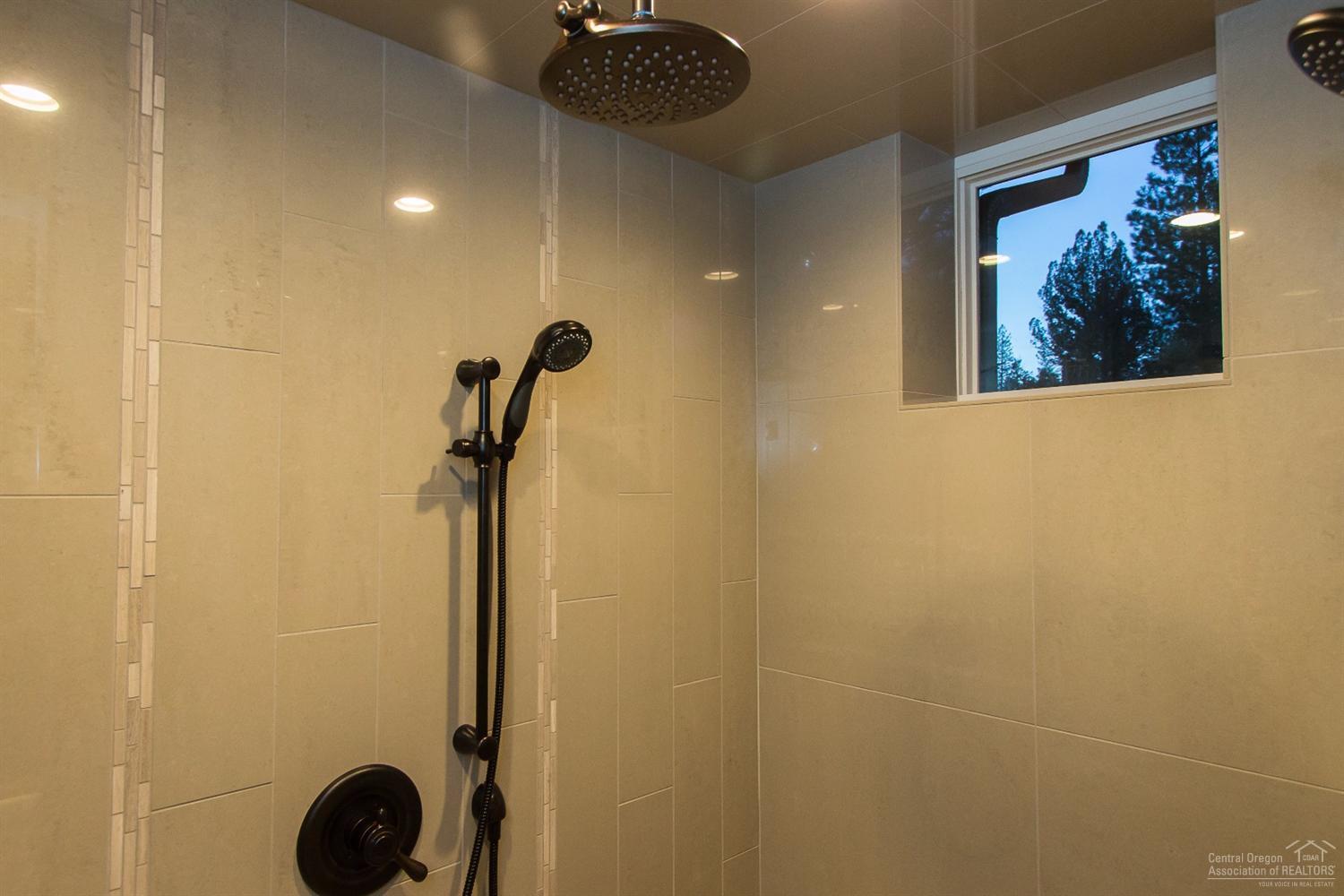 Skyliner Summit - Residential