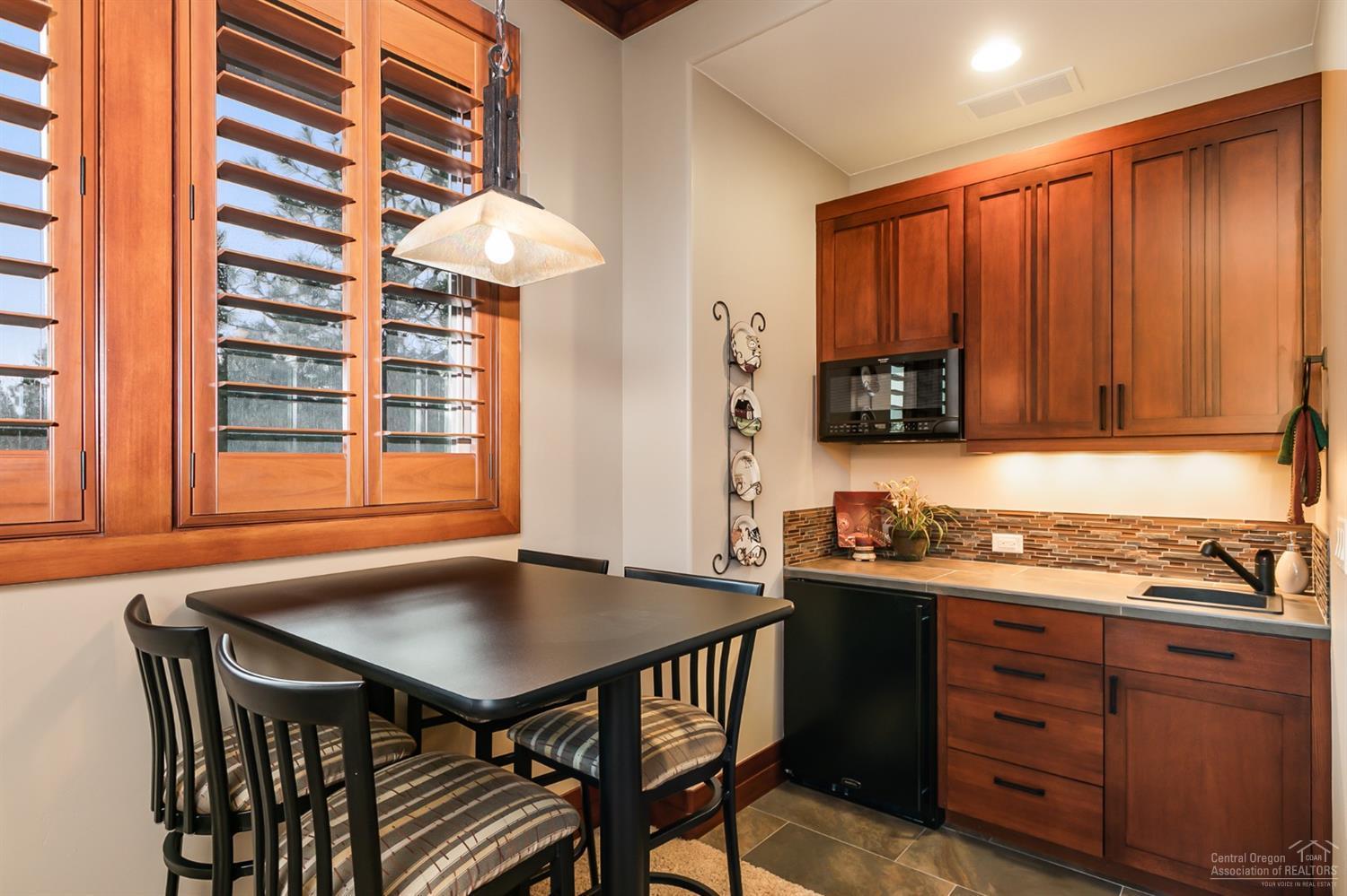 Broken Top - Residential