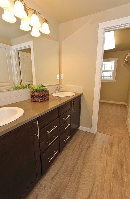 Mckenzie Meadow Vill - Residential