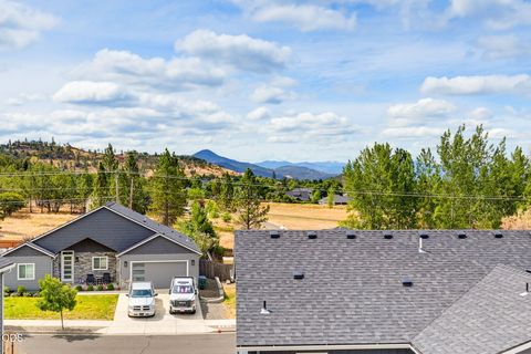 Tiny photo for 1031 Ruby Meadows Drive, Eagle Point, OR 97524 (MLS # 220224639)