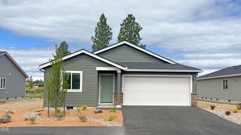 Photo of 51775 Jubilee Pine Dr DR, La Pine, OR 97739 (MLS # 220223161)