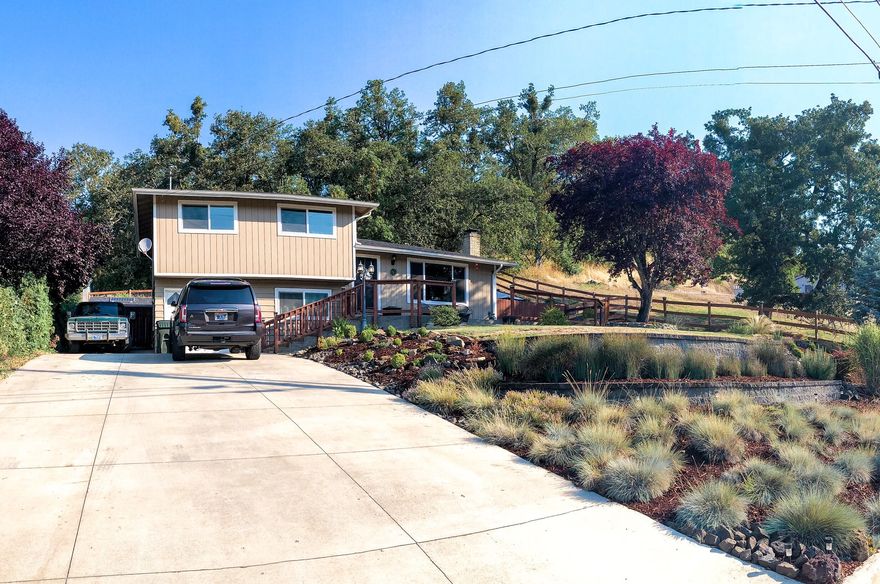 This Gem feels has the country atmosphere and living, we all want, yet its just minutes to all city conveniences!!. Costco, Lowes, Home Depot, schools and medical within minutes. Newly updated kitchen, bathrooms, windows, flooring, cabinets and granite counters. Newly landscaped. Large front and back concrete patio's for your outdoor enjoyment. Large concrete driveway with extra parking. Great views of the valley. This is a must see!! Shows pride of Ownership