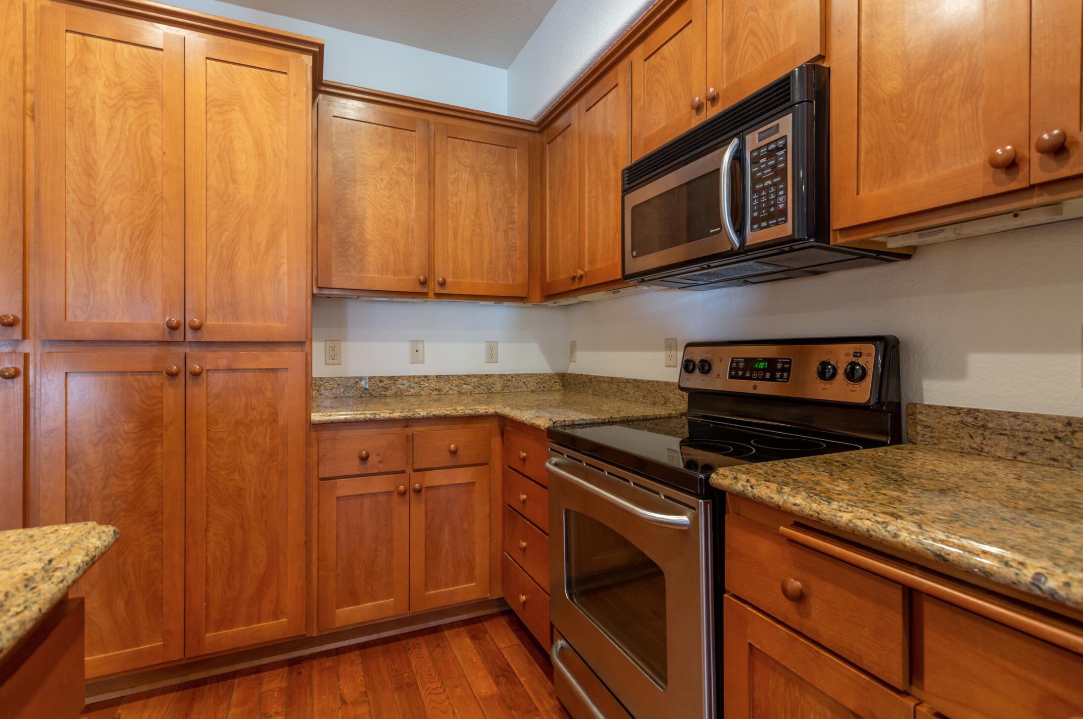 Alderwood Townhomes - Residential