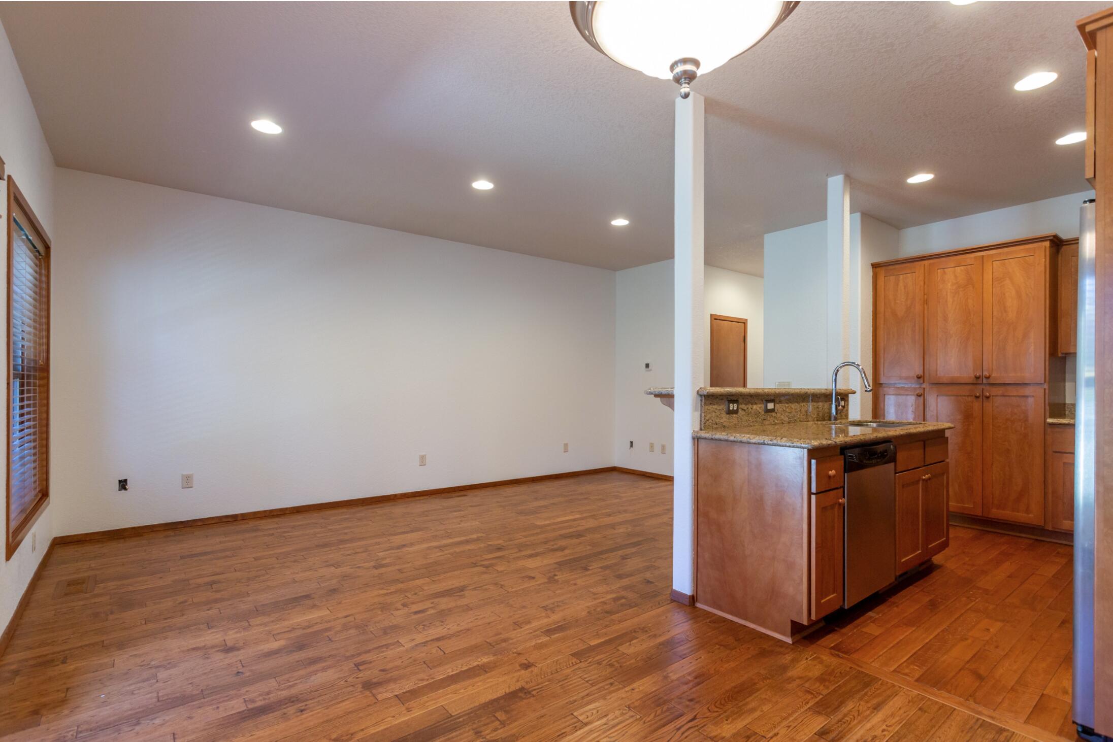 3126 Alameda Street 320