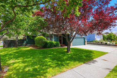 Tiny photo for 2736 NE Rainier Drive, Bend, OR 97701 (MLS # 220227000)