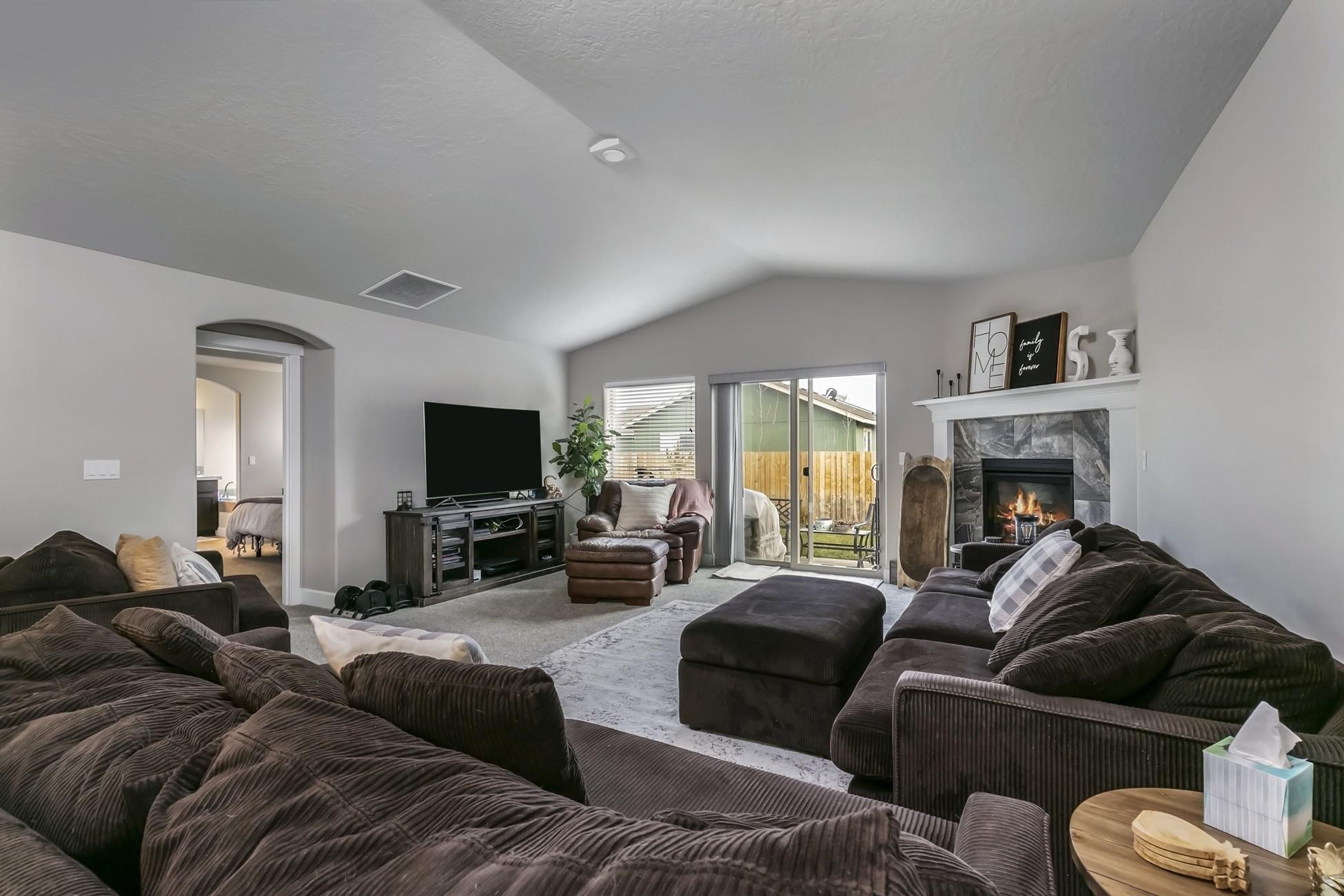 27 Elm - Residential