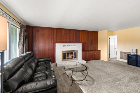 Tiny photo for 1124 Mt Pitt Avenue, Medford, OR 97501 (MLS # 220215212)