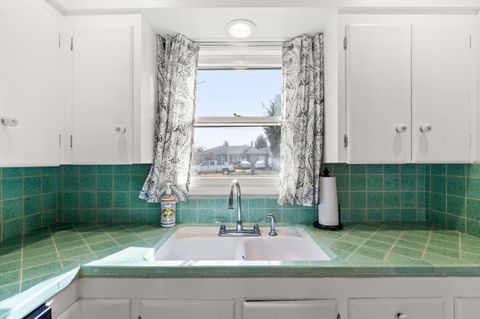 Tiny photo for 1124 Mt Pitt Avenue, Medford, OR 97501 (MLS # 220215212)