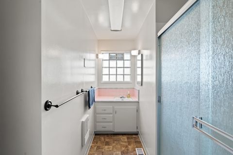 Tiny photo for 1124 Mt Pitt Avenue, Medford, OR 97501 (MLS # 220215212)