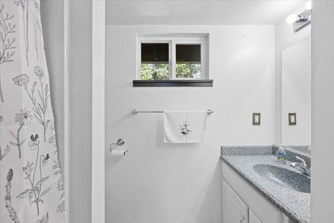 Tiny photo for 790 Savage Creek Road, Grants Pass, OR 97527 (MLS # 220216928)