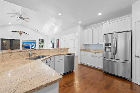 Tiny photo for 790 Savage Creek Road, Grants Pass, OR 97527 (MLS # 220216928)