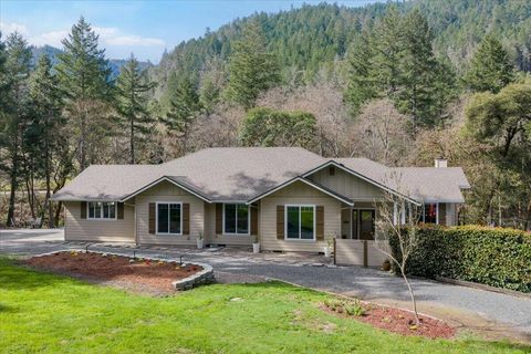 Photo of 790 Savage Creek Road, Grants Pass, OR 97527 (MLS # 220216928)