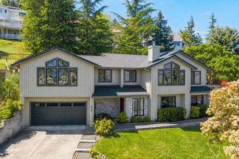 Photo of 575 Dogwood Way, Ashland, OR 97520 (MLS # 220220097)