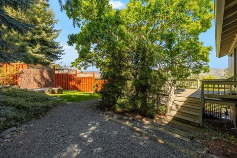 Tiny photo for 575 Dogwood Way, Ashland, OR 97520 (MLS # 220220097)