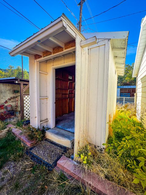 Tiny photo for 314 NW 3rd Avenue, John Day, OR 97845 (MLS # 220210799)