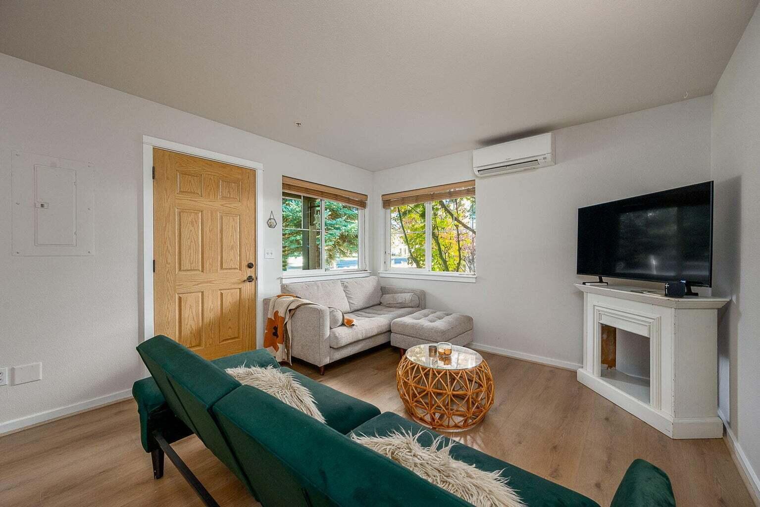 1941 NW Monterey Pines Drive UNIT 6