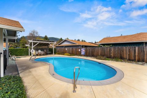 Tiny photo for 714 Brookside Circle, Rogue River, OR 97537 (MLS # 220217804)
