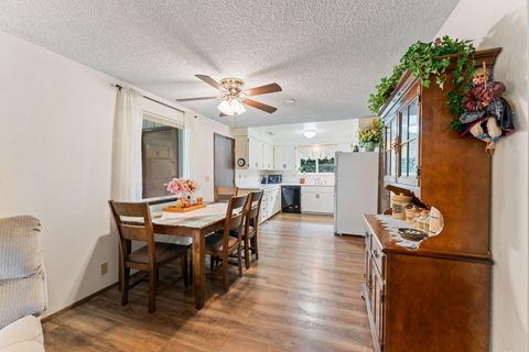 Tiny photo for 714 Brookside Circle, Rogue River, OR 97537 (MLS # 220217804)