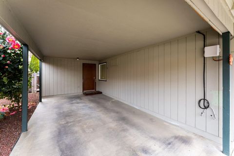 Tiny photo for 714 Brookside Circle, Rogue River, OR 97537 (MLS # 220217804)