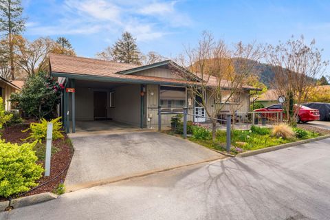 Photo of 714 Brookside Circle, Rogue River, OR 97537 (MLS # 220217804)