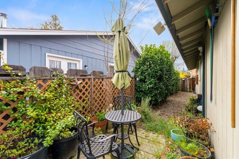 Tiny photo for 714 Brookside Circle, Rogue River, OR 97537 (MLS # 220217804)