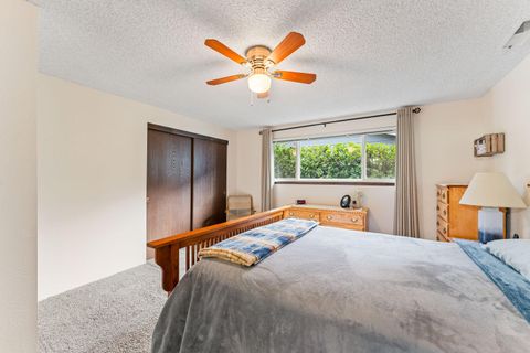 Tiny photo for 714 Brookside Circle, Rogue River, OR 97537 (MLS # 220217804)