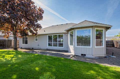 Tiny photo for 1621 Hollyhock Drive, Medford, OR 97504 (MLS # 220219707)