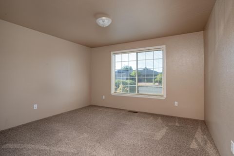 Tiny photo for 1621 Hollyhock Drive, Medford, OR 97504 (MLS # 220219707)