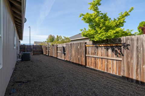Tiny photo for 1621 Hollyhock Drive, Medford, OR 97504 (MLS # 220219707)