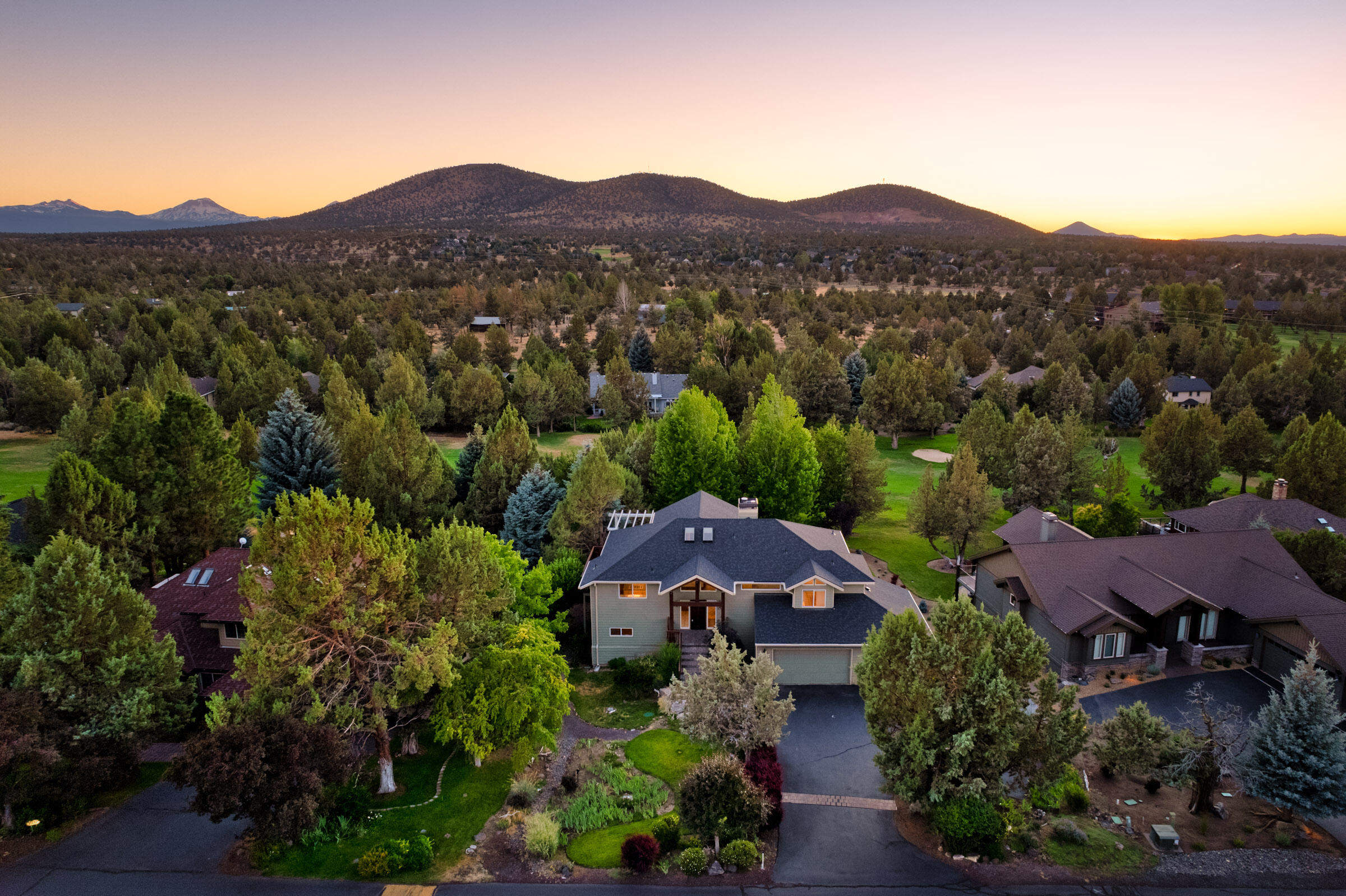 1927 Mountain Quail Drive