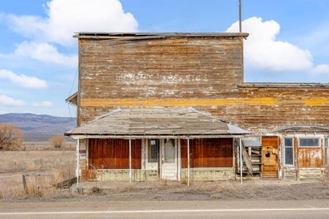 Tiny photo for 6154 John Day Highway, Ironside, OR 97908 (MLS # 220215033)