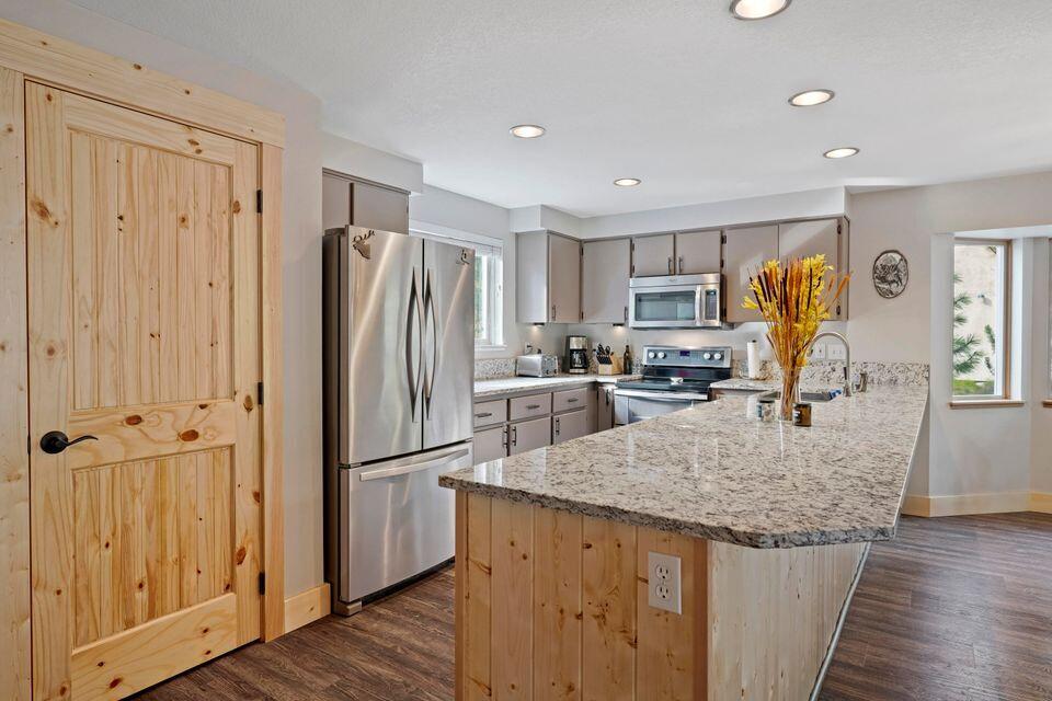 7th Mtn Golf Village - Residential