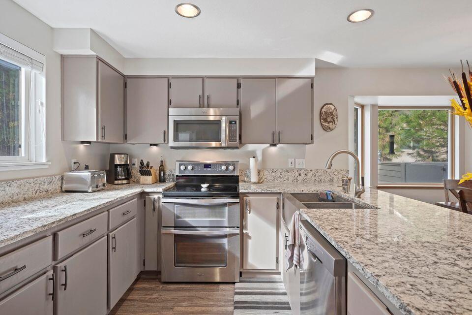 7th Mtn Golf Village - Residential