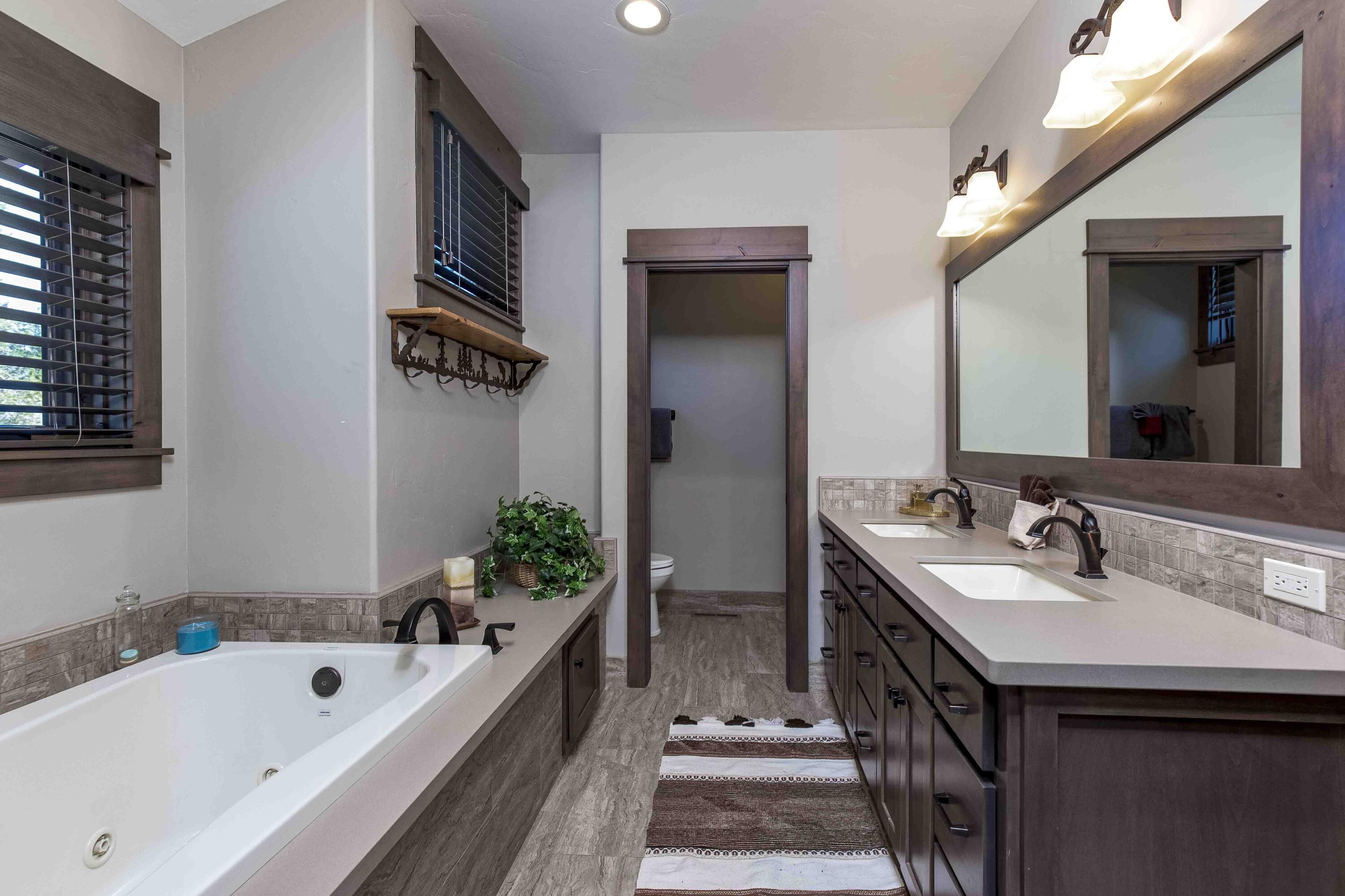 Fairway Point Villag - Residential