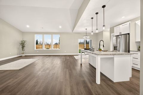 Tiny photo for 3129 Monaco Court, Medford, OR 97504 (MLS # 220212865)