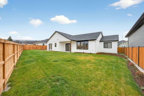 Tiny photo for 3129 Monaco Court, Medford, OR 97504 (MLS # 220212865)