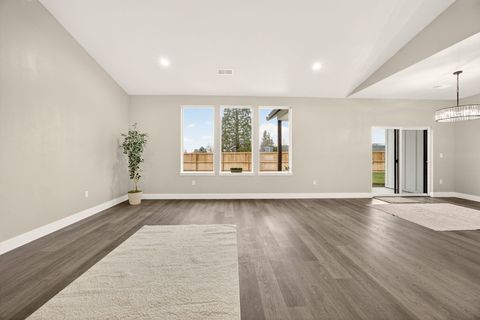 Tiny photo for 3129 Monaco Court, Medford, OR 97504 (MLS # 220212865)