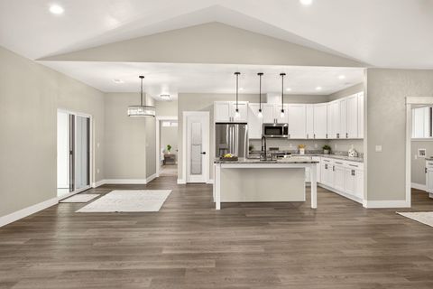 Tiny photo for 3129 Monaco Court, Medford, OR 97504 (MLS # 220212865)