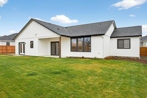 Tiny photo for 3129 Monaco Court, Medford, OR 97504 (MLS # 220212865)