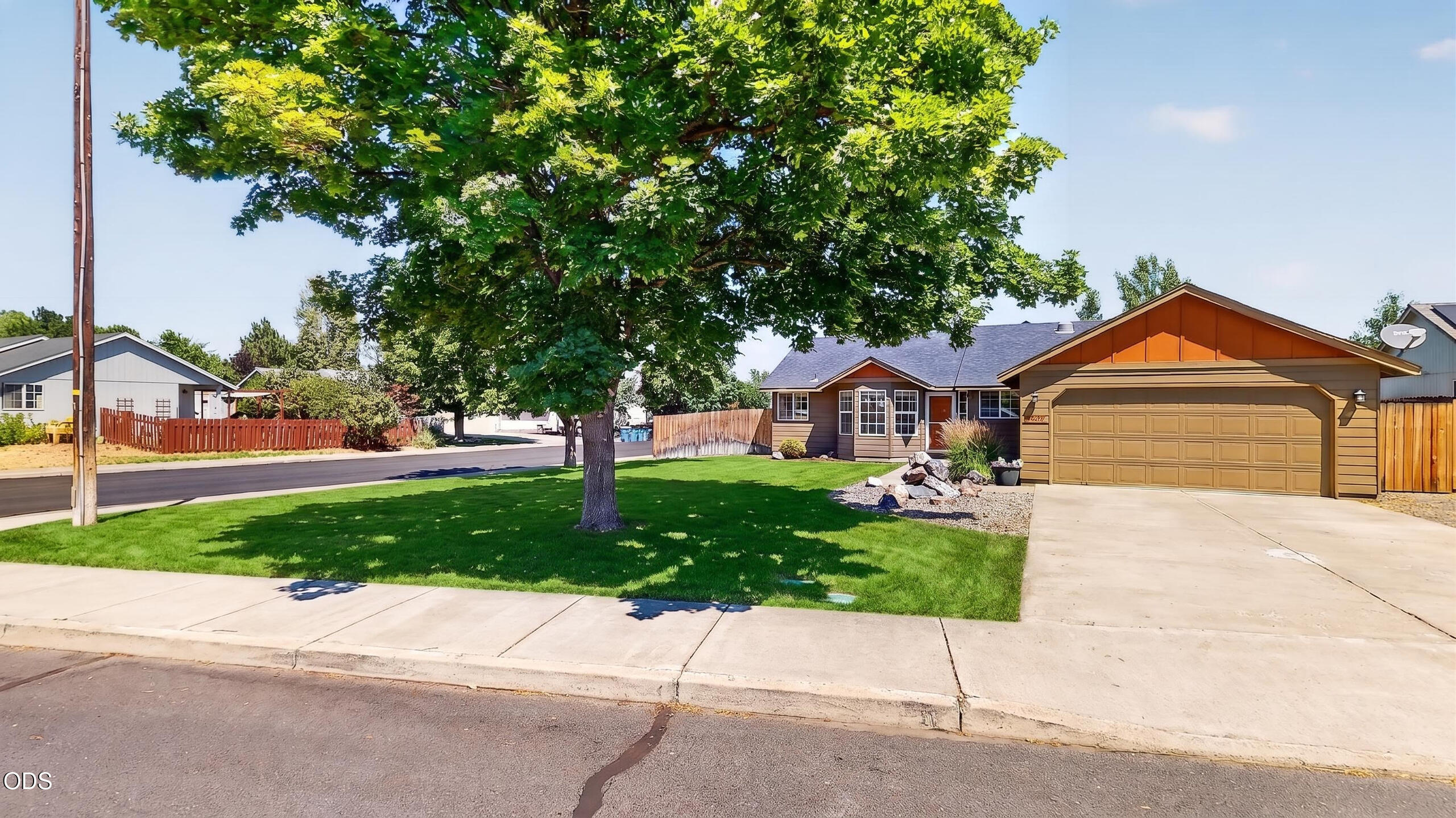 2939 SW Reindeer Avenue