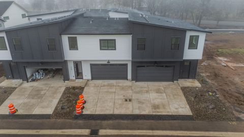 Tiny photo for 210 Bogey Lane, Eagle Point, OR 97524 (MLS # 220212569)